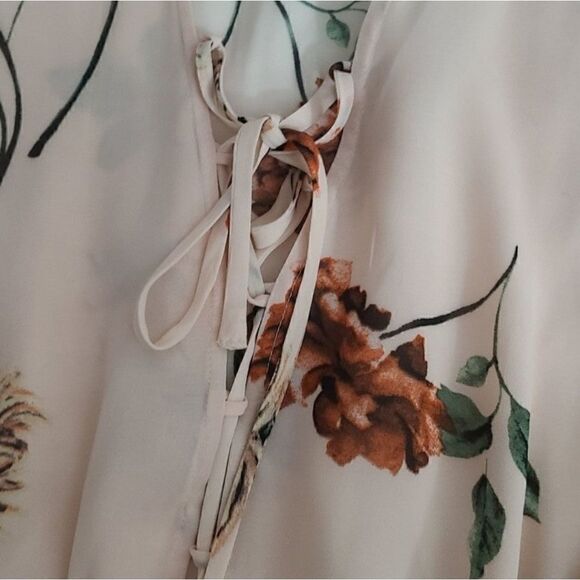 Forever 21 floral romper size medium - Picture 4 of 11